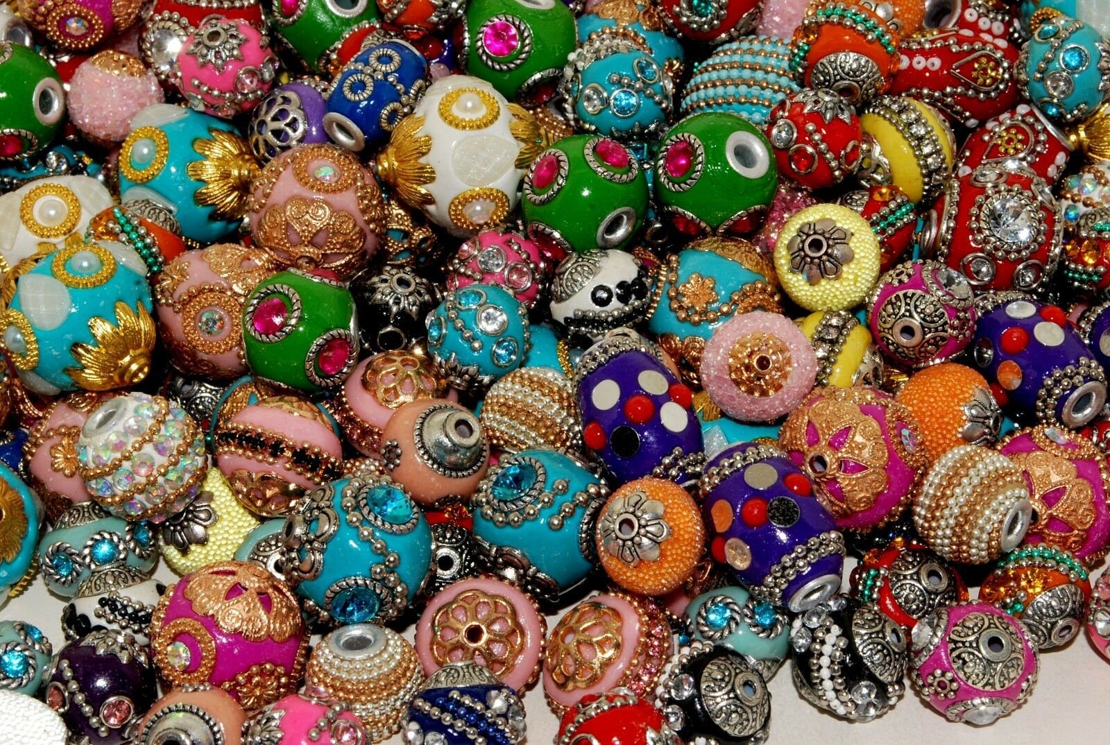 New 20 Piece Jesse James Fancy Boho, Indonesian Beads 12mm - 30mm JJB…