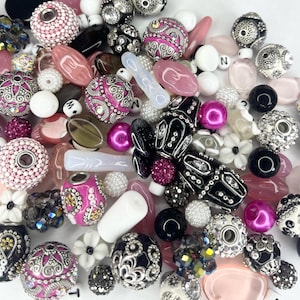 Lilah Ann Beads による新しい 30 ピースの「Grim Rose」ビーズ ミックス - ボヘミアン、ランプワーク、ビーズ BM801