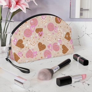 Concha/Conchita/pan Dulce Makeup Bag, Cute mexican makeup bag , unique w/heart , xmas /christmas/navidad season