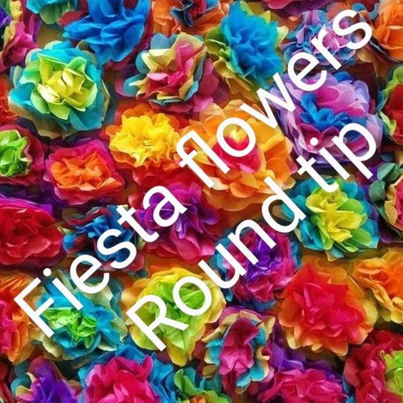 Pu&ograve; includere: Primo piano di un assortimento di fiori di carta dai colori vivaci: rosso, arancione, giallo, verde, blu e viola. Il testo "Fiesta flowers Round tip" &egrave; sovrapposto. Adatto per decorazioni festive.