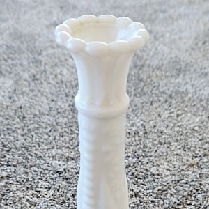 Vintage Anchor Hocking Starburst Pattern Milk Glass Bud Vase