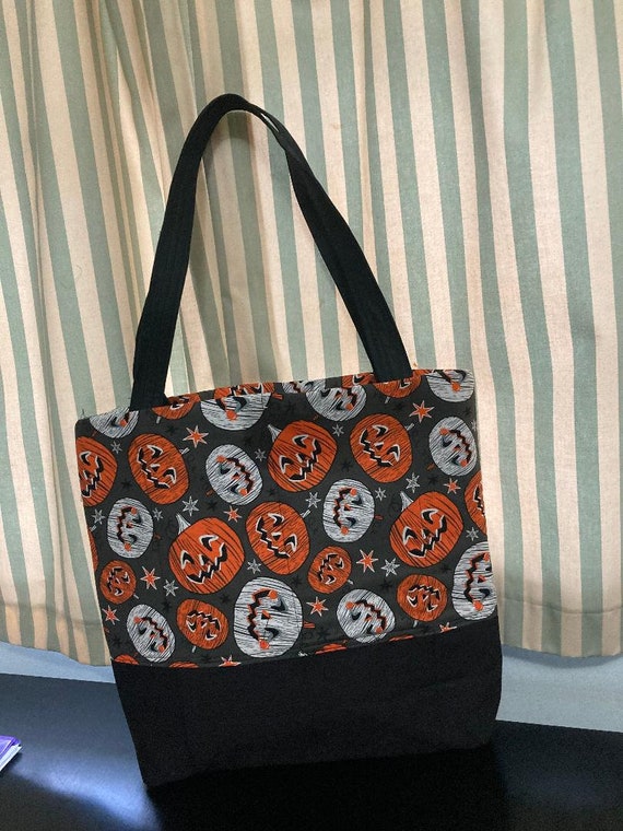 FALLETT★quilting shoulder bag Ravelry: Everyday Leather Pocket Shoulder Bag pattern by
