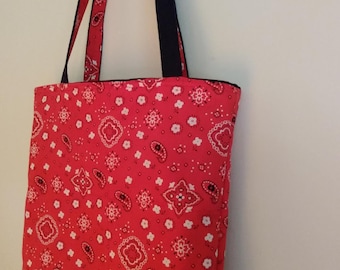 Bolso tote con pañuelo negro y rojo