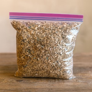 Isopod Substrate - Carbon-Rich Worm Bedding Cellulose Source for Isopods