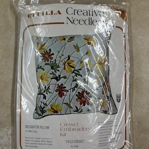 Bucilla Crewel Embroidery Kit Field Daisies 8688 unopened FREE SHIPPING