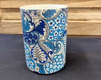 Vintage Hyalyn Paisley cup