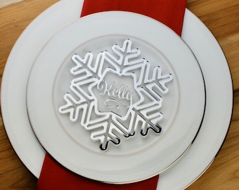 Name Place Card Snowflake | Custom Guest Name Christmas Holiday Place Card in Silver Mirror, Gold Mirror, Green, Red Acrylic | Laser Cut