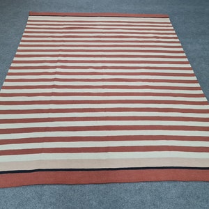 Rost und weiß gestreifter Teppich, Kelim Teppich, Wollteppich, Wollteppich, Wohnzimmerteppich, Wohnzimmerteppich