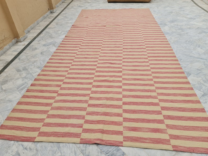 Pink and cream rug, pink and ivory rug, made of wool, made to measure rug, can be made in any size, accent rug, extra large area rug, 8x10 rug, 9x12 rug, 8x11 rug, 4x6 rug, 5x8 rug, 5x7 rug, 6x8 rug, 6x9 rug. This rug can be made in other colors