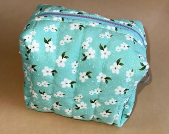 Trousse de maquillage matelassée bleue fleurie | Trousse de toilette Cottage-core, sac de voyage à fermeture éclair