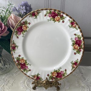 Royal Albert Old Country Roses Dinner Plate, English Bone China Dinner Plate | 10&quot; / 27cm Plate | Made in England | Replacement China