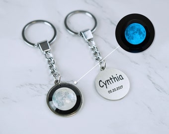 Custom Moon Phase Keychain, Personalized Engraved Keychain for Men Gifts; Special Date Keychain Gift for Graduation Anniversary Birthday