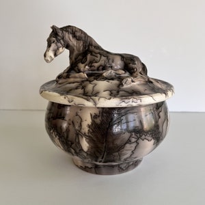 Custom horse hair keepsake memorial urn with hand sculpted sleeping horse on lid, Horse Loss Urns, Horse Urns for Horses and humans,