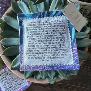 Pocket Prayer Quilt - Psalm 23 - Gebetsdecke - Holzkreuz - Bibelvers - Religiöses Geschenk - Taufgeschenk - Kommuniongeschenk
