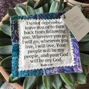Pocket gebedsquilt - Ruth 1:16 - gebedsquilt - houten kruis - bijbelvers - religieus cadeau - doopcadeau - communiecadeau