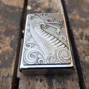 zippo  DRAGON LIGHTER