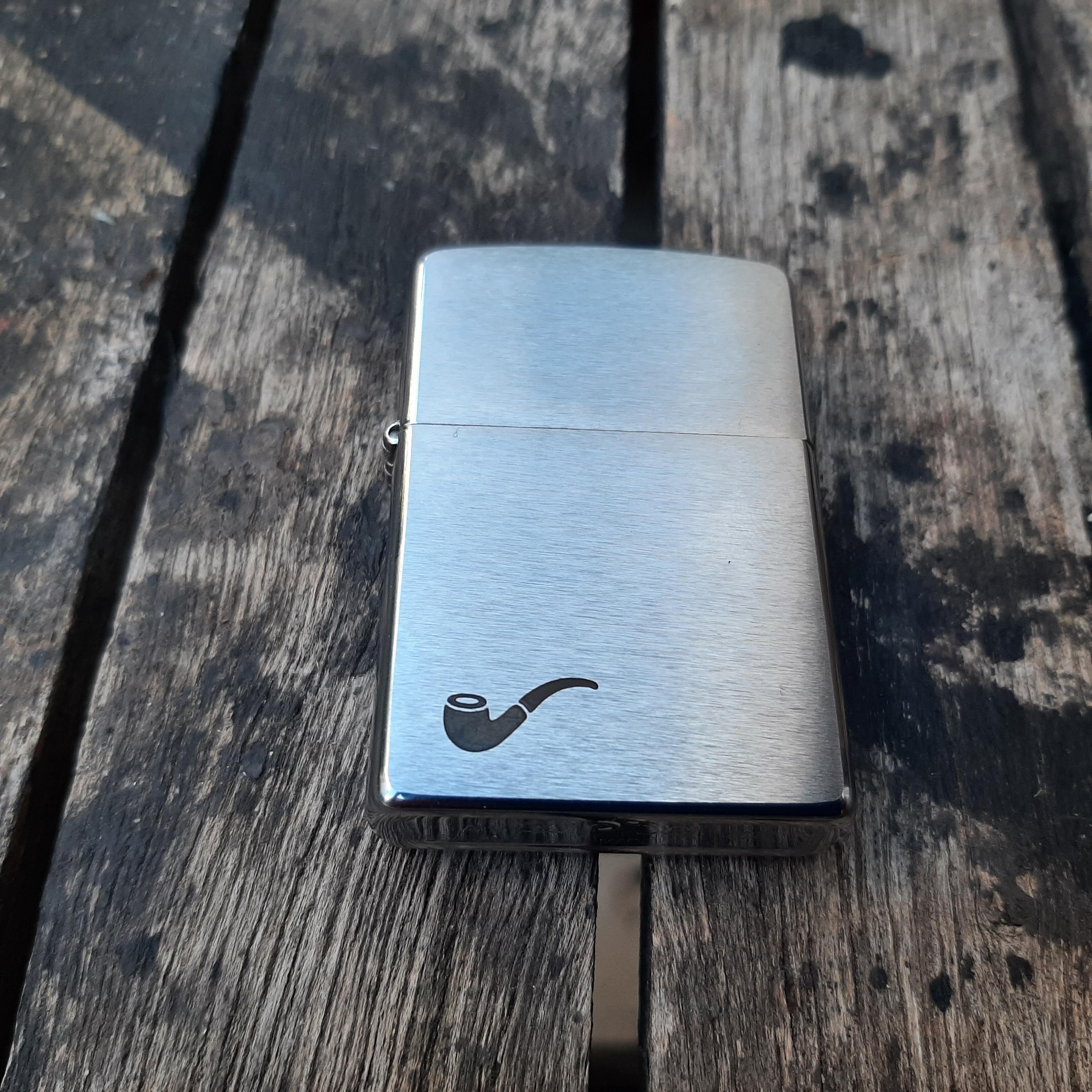 Zippo 200 Classic Brushed Chroe Pocket Lighter For Sale | North Las