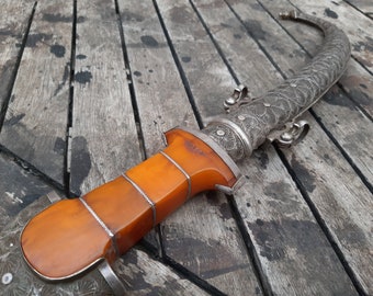 525 g Couteau Dague Marocaine Koummya. Argent 800, bakélite, poignée