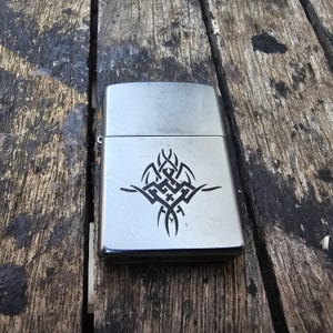 zippo lighter vintage  2006