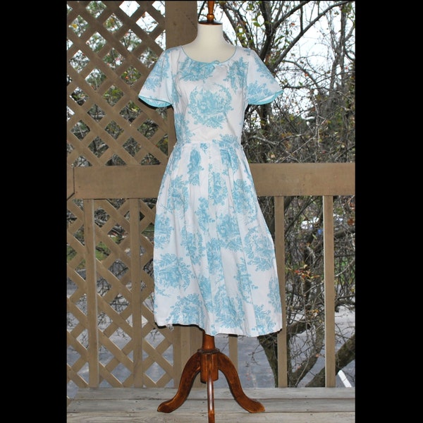 Vintage L'Aiglon Short Sleeve Midi Dress White w/ Blue Colonial Print Retro Day Dress 50s Union Made