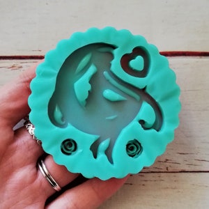 Stampo in silicone Sailor Moon sulla luna per creazioni in resina e fimo