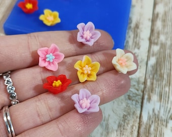 10 stuks 3D leliebloem siliconen mallen, 2 cm, voor creaties van hars, gips, zeep, was en polymeerklei.