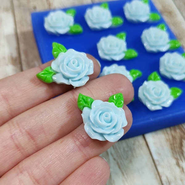 Stampo Rose con foglie 10pz 2cm in silicone per creazioni in resina, gesso, paste polimeriche, sapone e cera