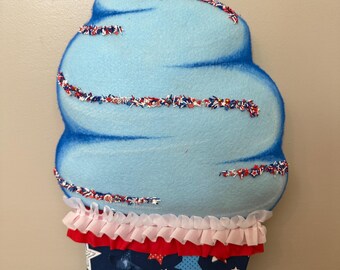 Patriotic Cupcake Wreath Attachment