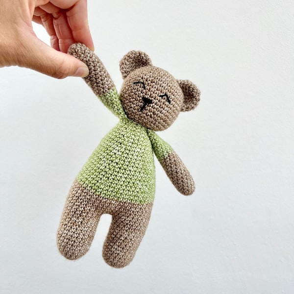 Teddy Bear Plushie Amigurumi Crochet Pattern | Digital File PDF | English & Dutch | Stuffed Animal | Bear Baby Toy Rattle Crochet Pattern