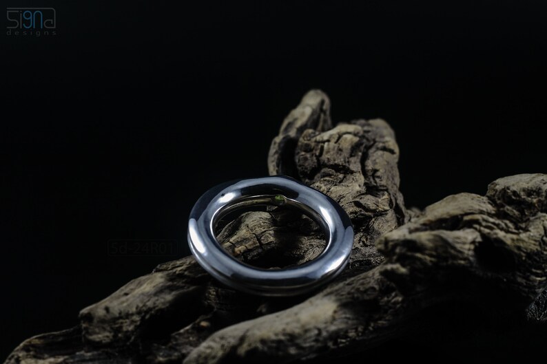 Bold Irregular Unisex Ring in Sterling Silver with Green Natural Peridot Nugget, Thick Forged Chunky Jewelry, Hammered Unique Ring. On Dry Cactus Wood.