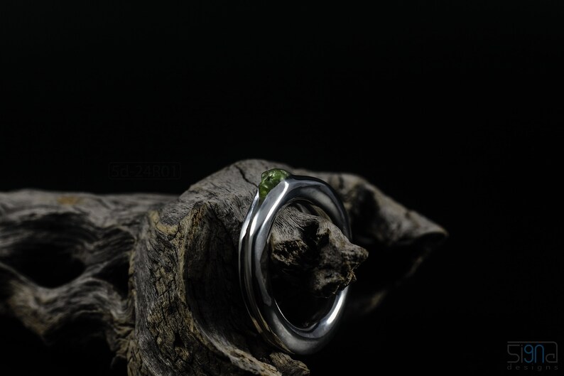 Bold Irregular Unisex Ring in Sterling Silver with Green Natural Peridot Nugget, Thick Forged Chunky Jewelry, Hammered Unique Ring. On Dry Cactus Wood.