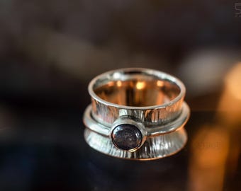 Labradorite Spinner Ring: Hammered Sterling Silver Fidget Jewelry, Size 6 1/4