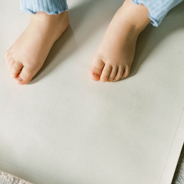 WILL & WEEZ Bonded Leather Changing Mat