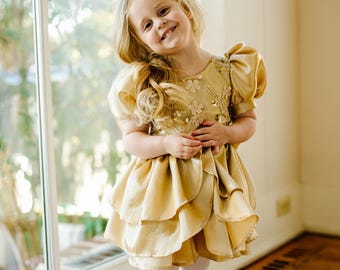 Knee length full 3 layer skirt with puff sleeves dress