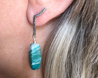 Silver agate earrings, green quartz dangle earrings for women, drop earrings with stone, green gemstone earrings, long dangle earrings