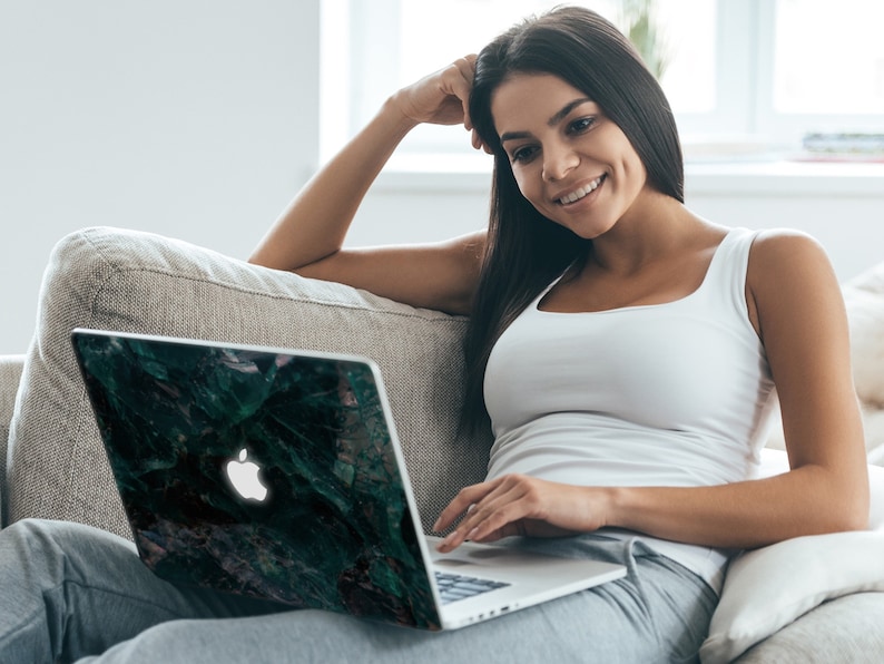 MacBook-Vinyl-Aufkleber aus smaragdgrünem Stein und Marmor Bild 5