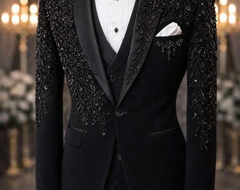 Costume de smoking noir brodé à la main avec chemise blanche | Costume de marié 3 pièces sur mesure avec noeud papillon | Costume de mariage de luxe