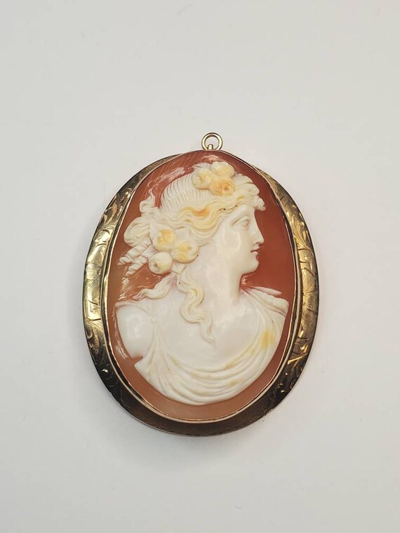 Antique 10k Gold Large Shell Cameo Pin Pendant - image 3