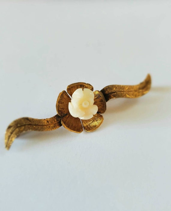 Antique 14k Gold Carved Angel Skin Coral Rose Pin