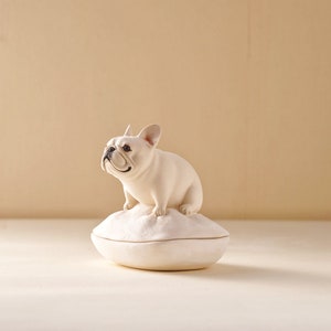 Honden Ringhouder met Franse Bulldog Bed | Gepersonaliseerde Ringhouder | Kleine Keramische Sieradenschaal | Verlovingsgeschenk