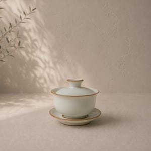 Handmade Ivory Porcelain Gaiwan – 180ml Gongfu Tea Cup Set with Lid & Saucer | Longquan Celadon | Chinese Tea Ceremony Gift