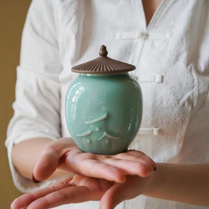 Ceramic Tea Caddy – Handmade 350ML Jar, Porcelain Tea Storage, Airtight Canister for Loose Leaf Tea, Coffee, Spices, Elegant Tea Gift
