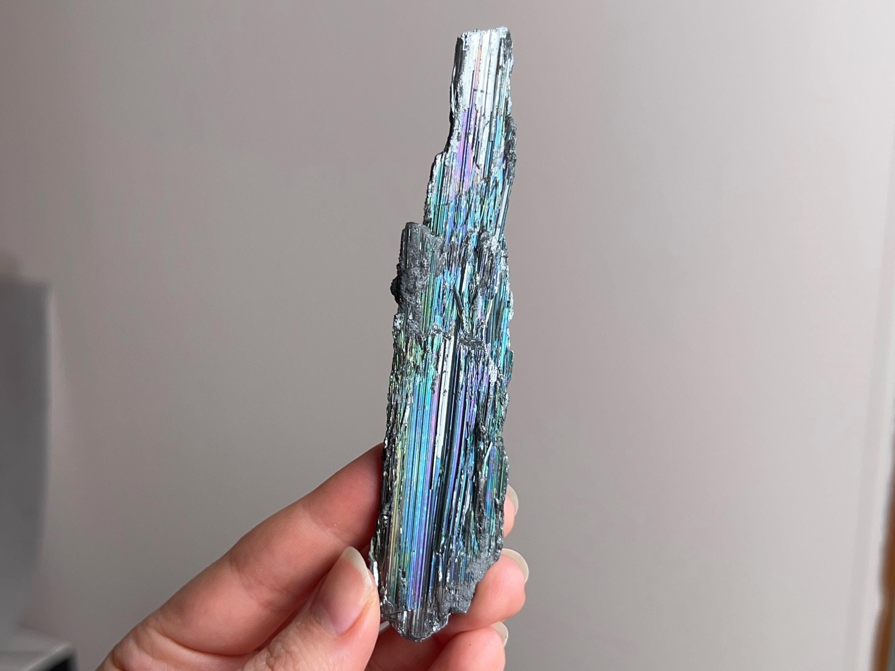 虹色に輝く輝安鉱結晶標本｜原石アンチモン鉱結晶 - Etsy 日本