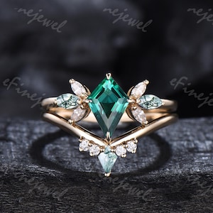 Vintage Kite Cut Green Emerald Engagement Ring Set Unique Marquise Green Moss Agate Cluster Ring 925 Sterling Silver 2pcs Bridal Ring Set