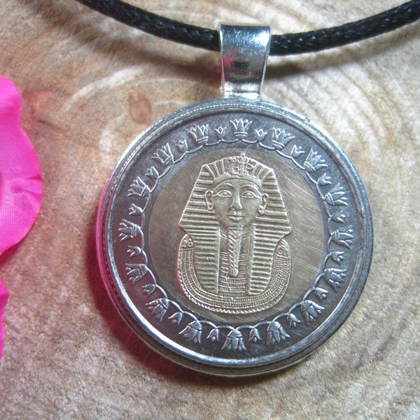 King Tut Tutankhamun |  Pharaoh New Kingdom  |  Egypt Cairo |  Pound Bi-Metal Antique Silver Tone 25mm Bezel Coin Pendant Jewelry Necklace