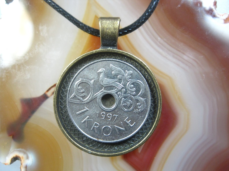 Antique Silver Tone 25mm Bezel Coin Pendant Jewelry Necklace Chain Dove Pigeon Bird Flower Norway 1 Krone 1997 Norge Hole