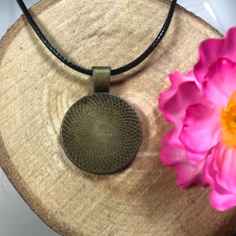 Antique Silver Tone 25mm Bezel Coin Pendant Jewelry Necklace Chain Dove Pigeon Bird Flower Norway 1 Krone 1997 Norge Hole