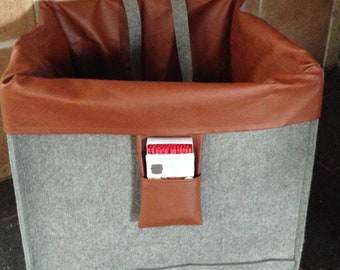 Aufbewahrungs-Korb aus graubraunem Wollfilz mit Innentasche, auf Rollen, Form: geSCHEITle...square