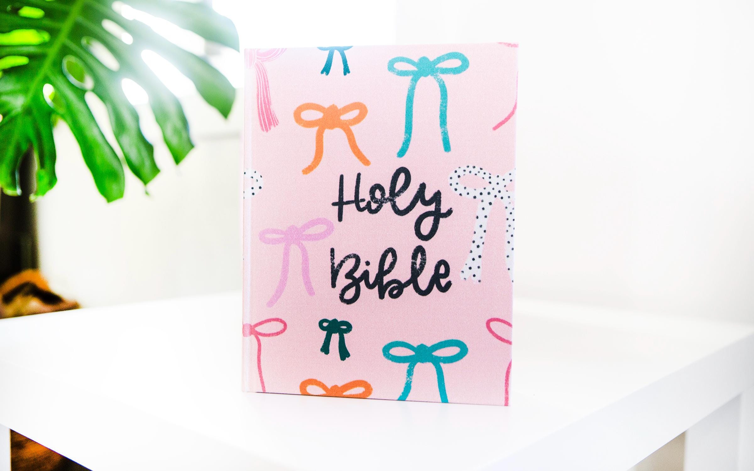 Beautiful Bows ESV Journaling Bible