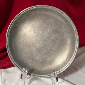 Vintage 8’ Wilton Columbia pa soup/salad bowl. Very difficult to find